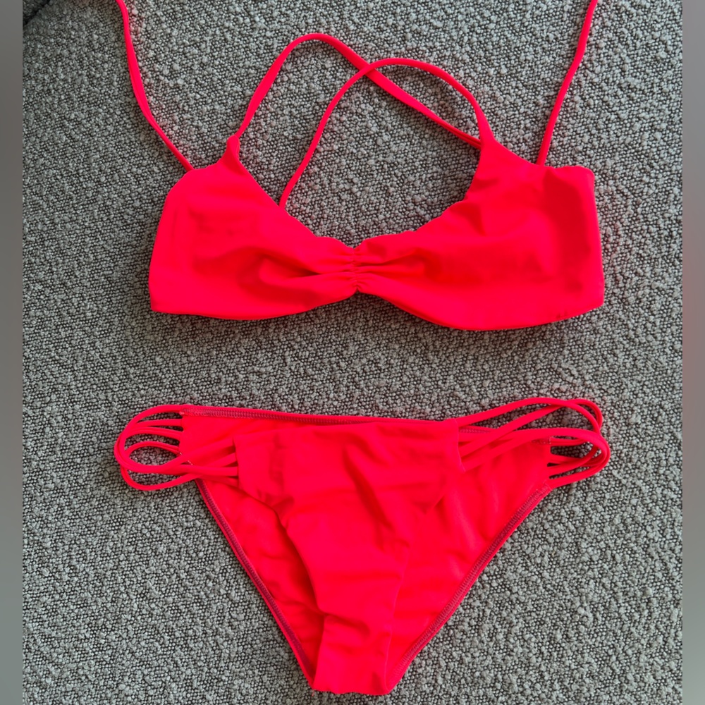 Billabong swimsuit. Size Medium